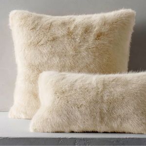 2 Faux fur pillow cover RH Restoration Hardware 30x30
